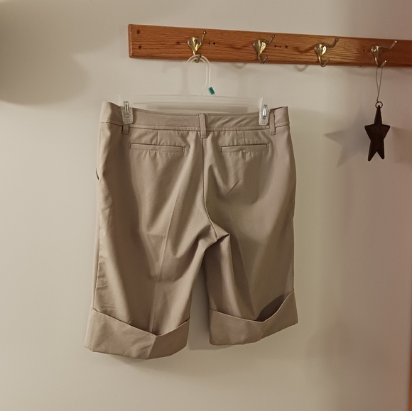 Gap Stretch Women's Professional Flat Front Bermuda Shorts Size 10 - Picture 3 of 6